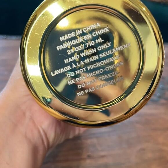 Lilly Pulitzer “Squeeze the Day” 24 oz. Stainless Steel Water Bottle! - Picture 3 of 5